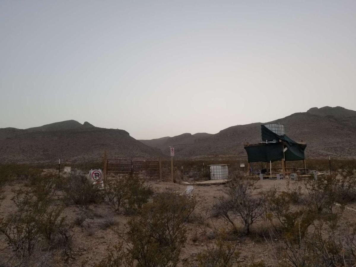 Camping At Desert Gardens Oasis In Lobo, Tx Van Horn Bagian luar foto