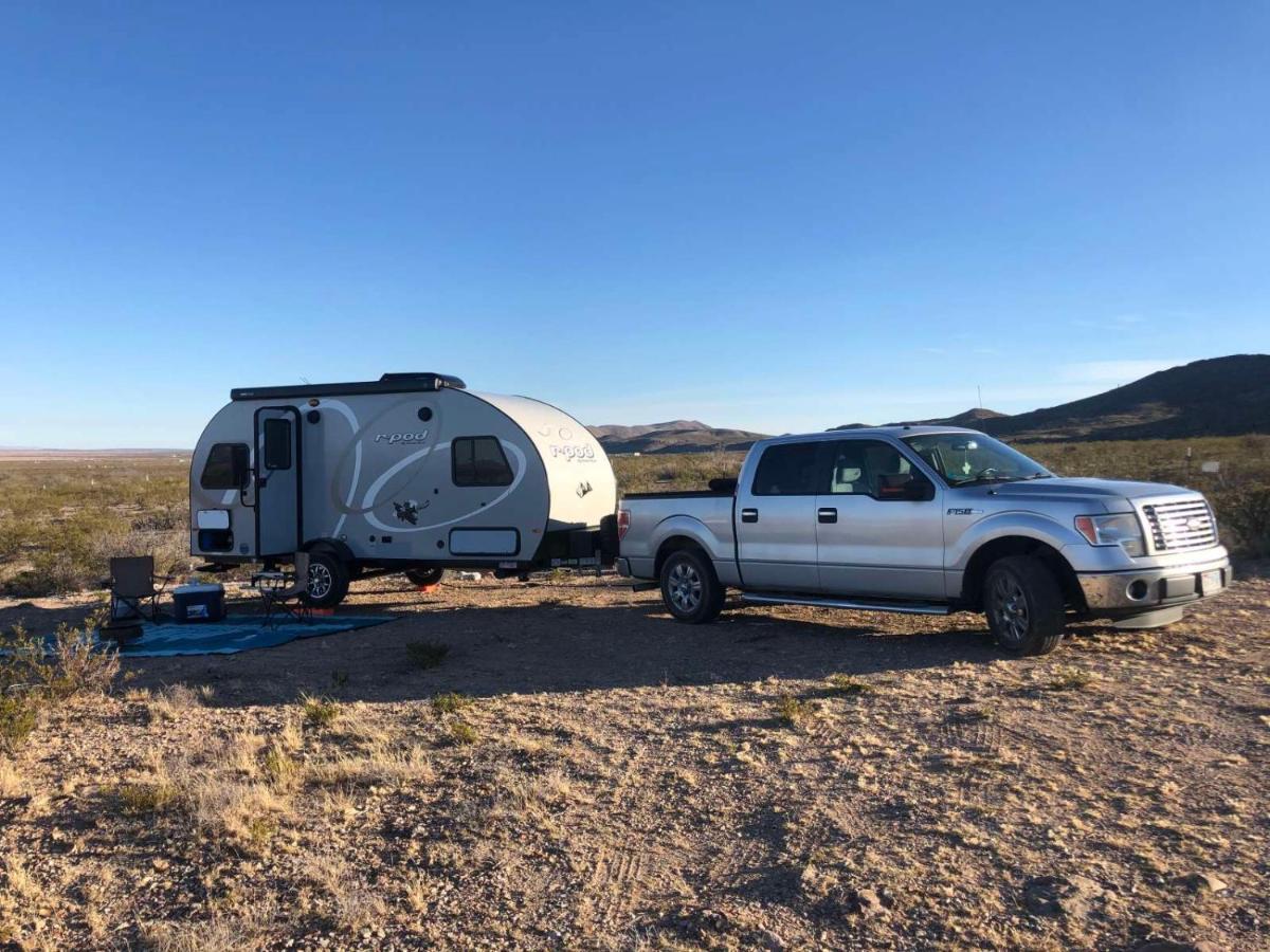 Camping At Desert Gardens Oasis In Lobo, Tx Van Horn Bagian luar foto