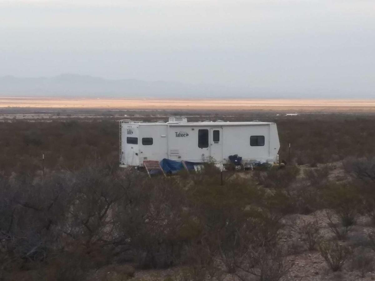 Camping At Desert Gardens Oasis In Lobo, Tx Van Horn Bagian luar foto